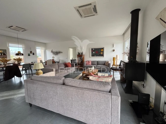 Moradia T4 para Venda em Alvorninha Foto 6