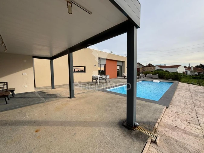 Moradia T4 para Venda em Alvorninha Foto 35