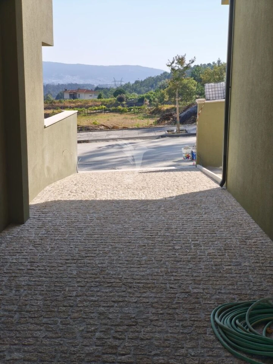 Moradia T3 para Venda em Oliveira (Santa Maria) Foto 15