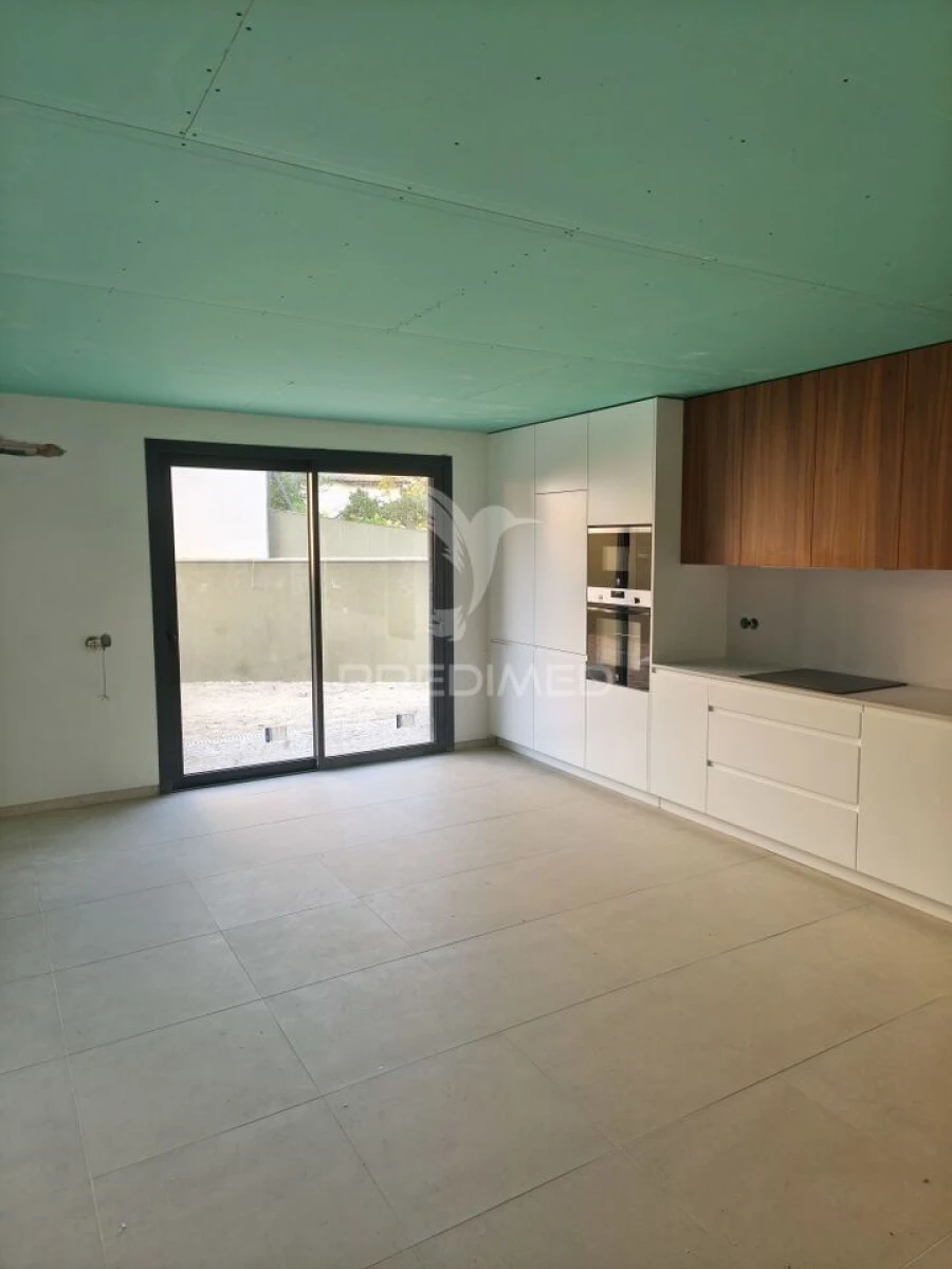 Moradia T3 para Venda em Oliveira (Santa Maria) Foto 7