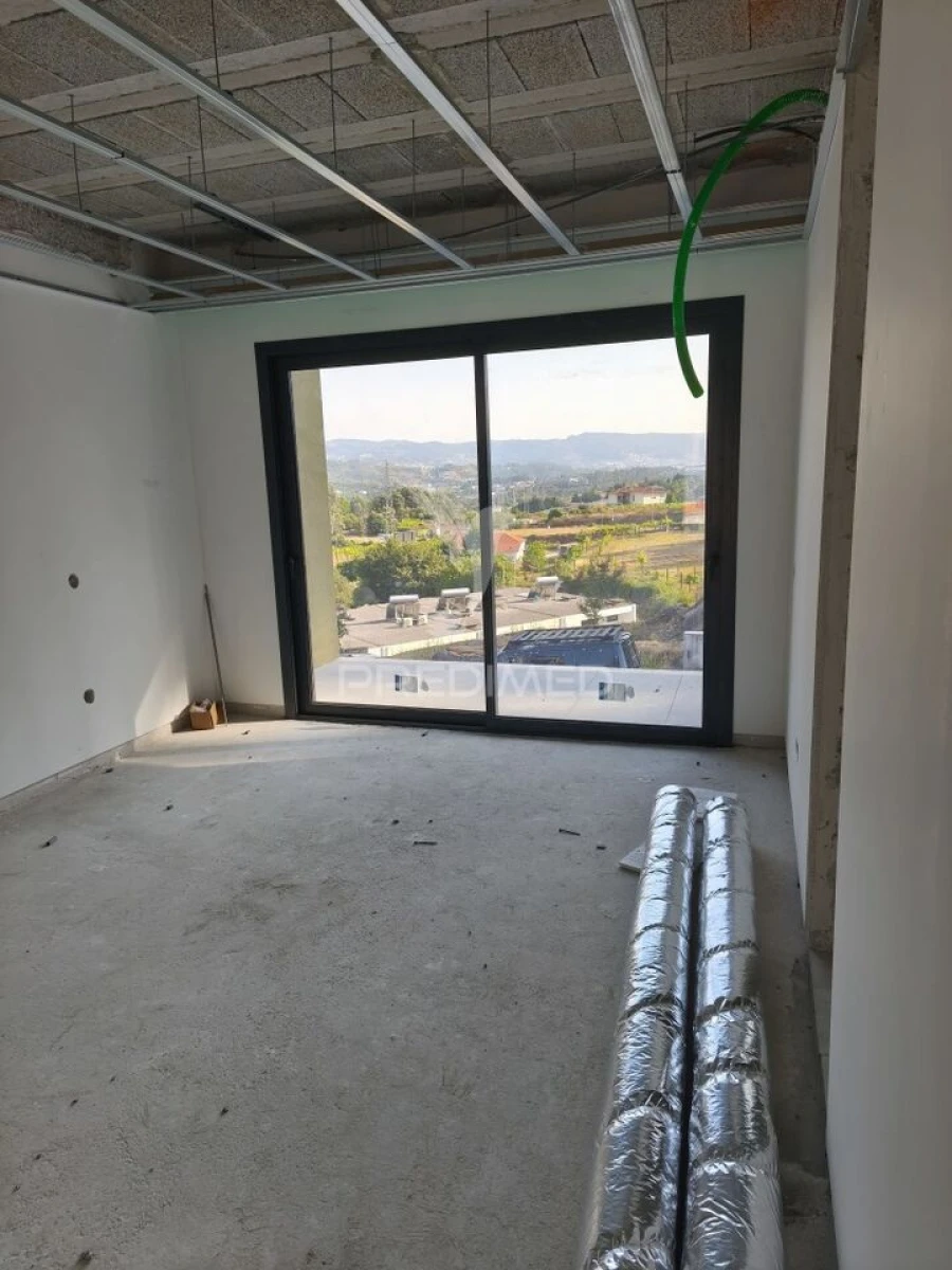 Moradia T3 para Venda em Oliveira (Santa Maria) Foto 20