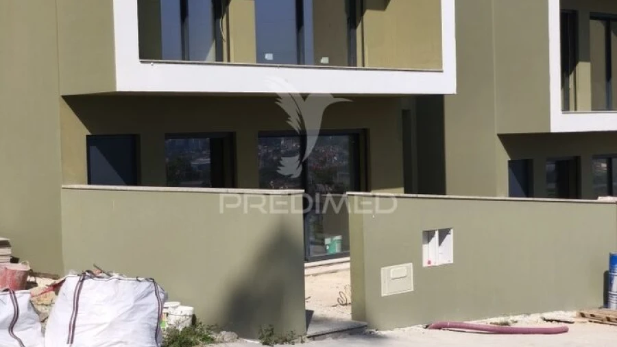 Moradia T3 para Venda em Oliveira (Santa Maria)
