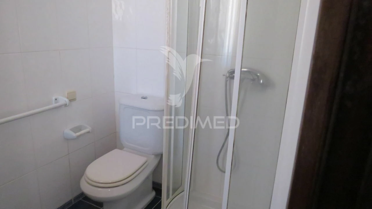 Moradia T4 para Venda em Funchal (Se) Foto 13