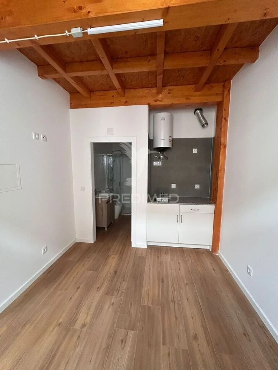 Prédio para Venda em Sé Nova, Santa Cruz, Almedina e São Bartolomeu Foto 2