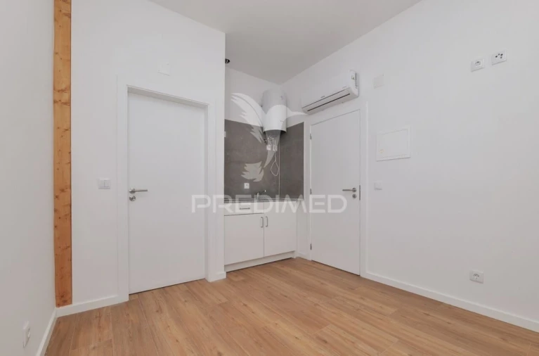 Prédio para Venda em Sé Nova, Santa Cruz, Almedina e São Bartolomeu Foto 8