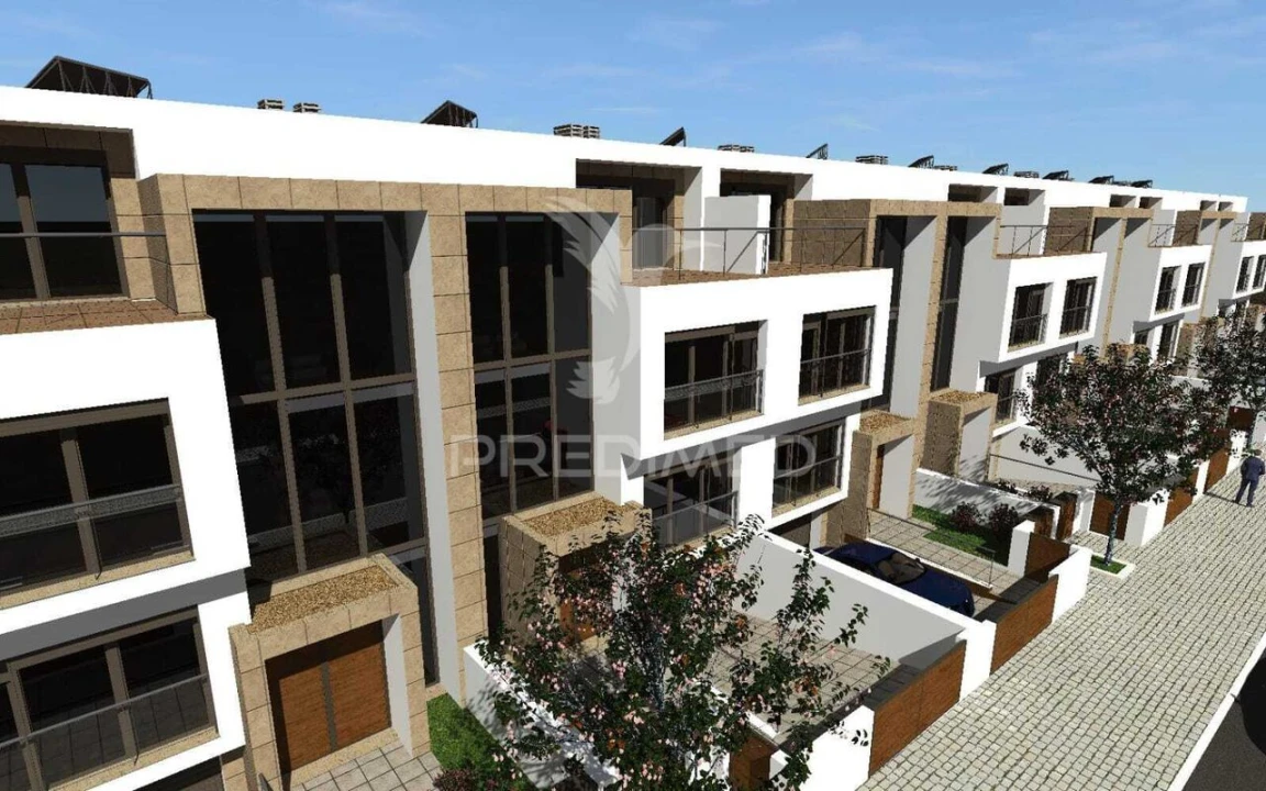 Terreno para Venda em Sarilhos Grandes Foto 1