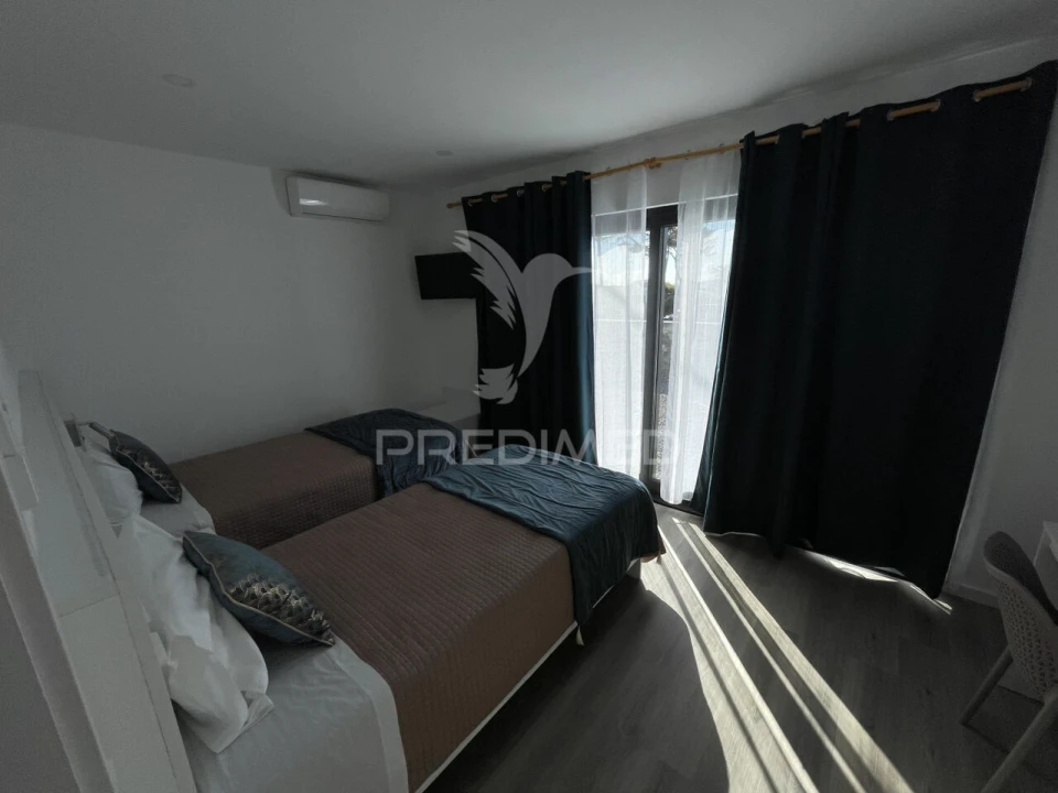 Moradia T6 para Venda em Madalena Foto 7