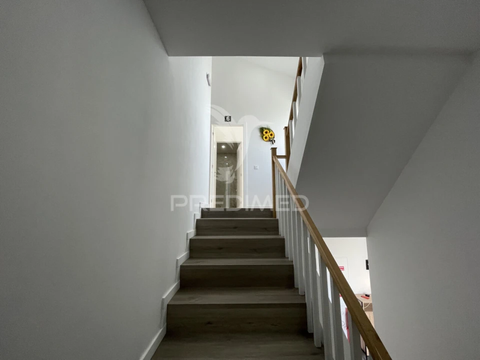 Moradia T6 para Venda em Madalena Foto 22