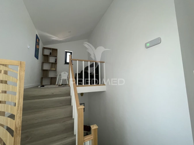 Moradia T6 para Venda em Madalena Foto 24