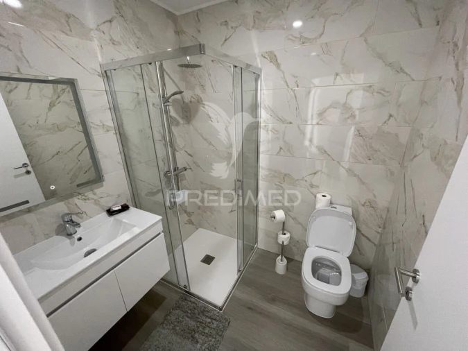 Moradia T6 para Venda em Madalena Foto 11