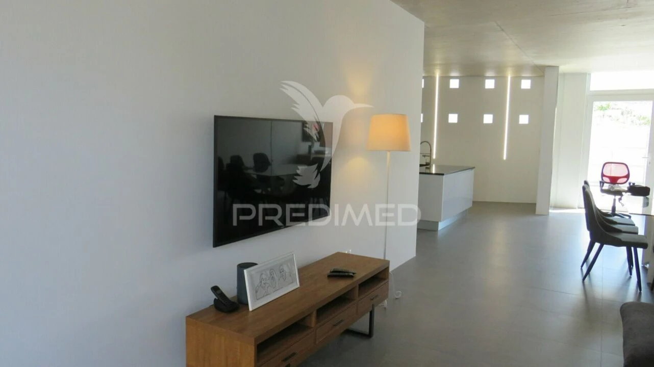 Moradia T4 para Venda em Camara de Lobos Foto 9