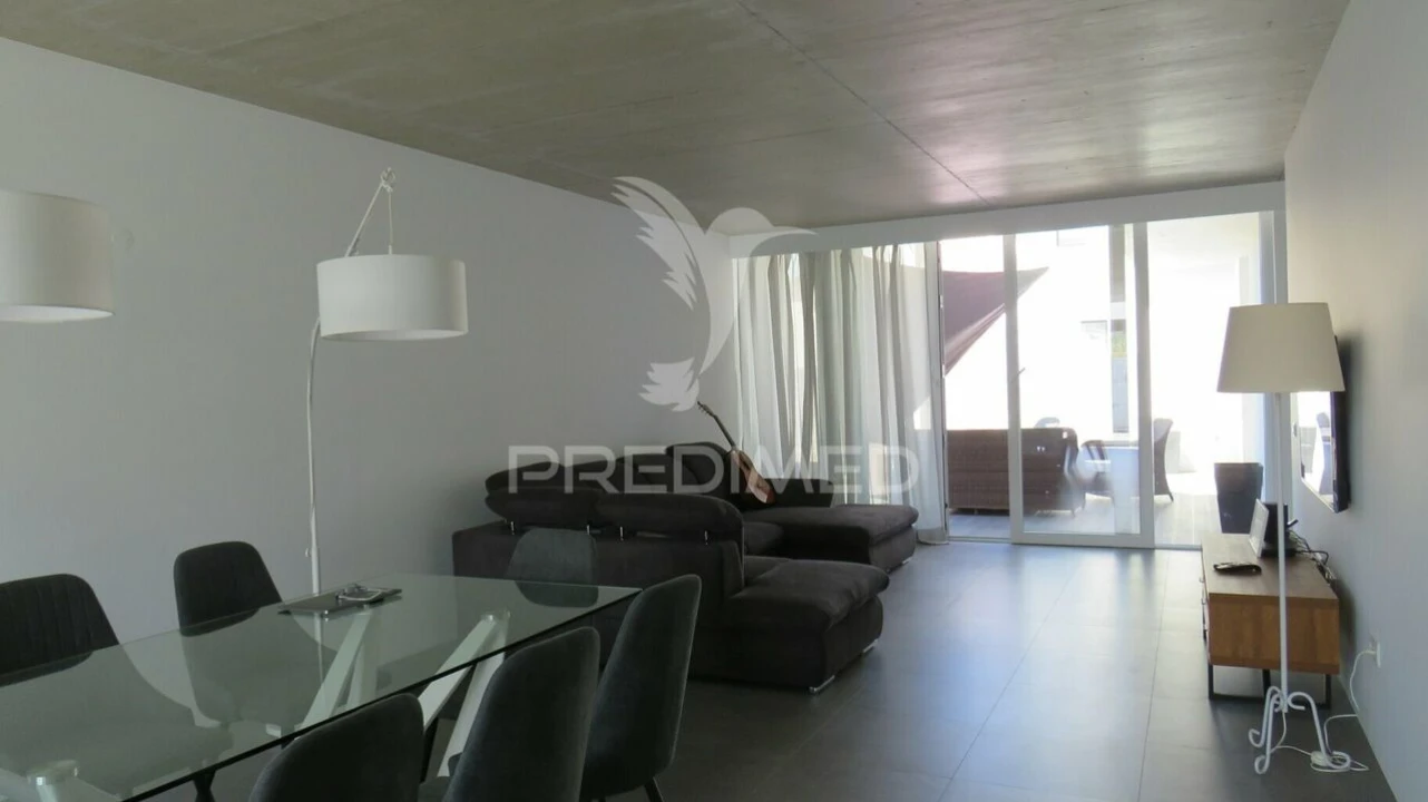 Moradia T4 para Venda em Camara de Lobos Foto 3