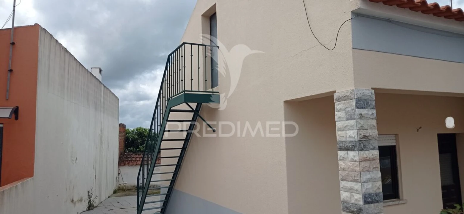 Moradia T2 para Venda em Couço Foto 20