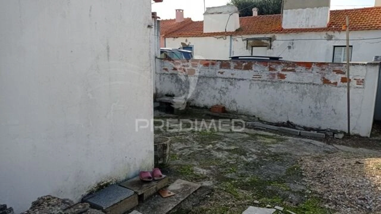 Moradia T1 para Venda em Couço Foto 2