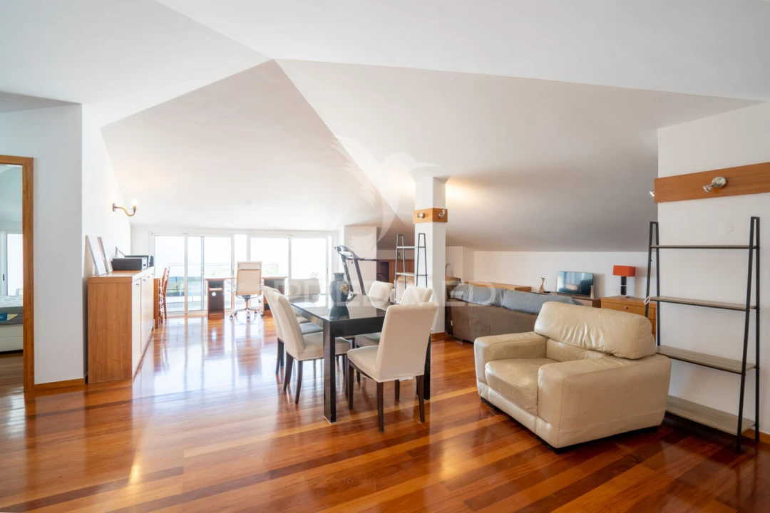 Apartamento T2 para Venda em Caniço Foto 8