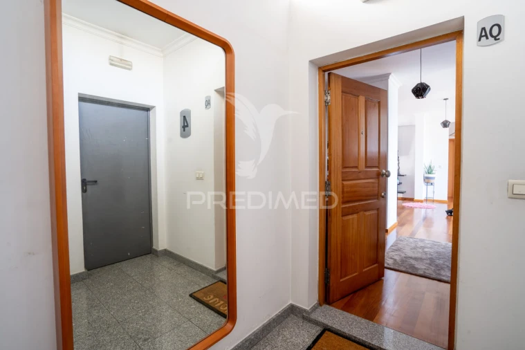 Apartamento T2 para Venda em Caniço Foto 7