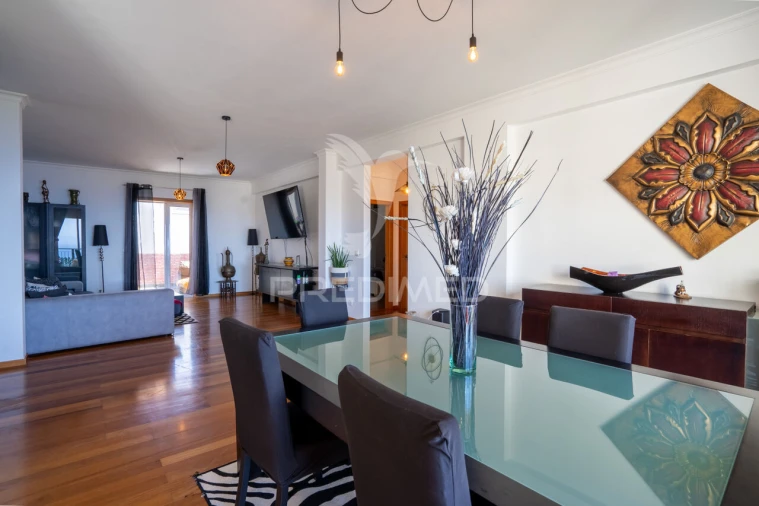 Apartamento T2 para Venda em Caniço Foto 2