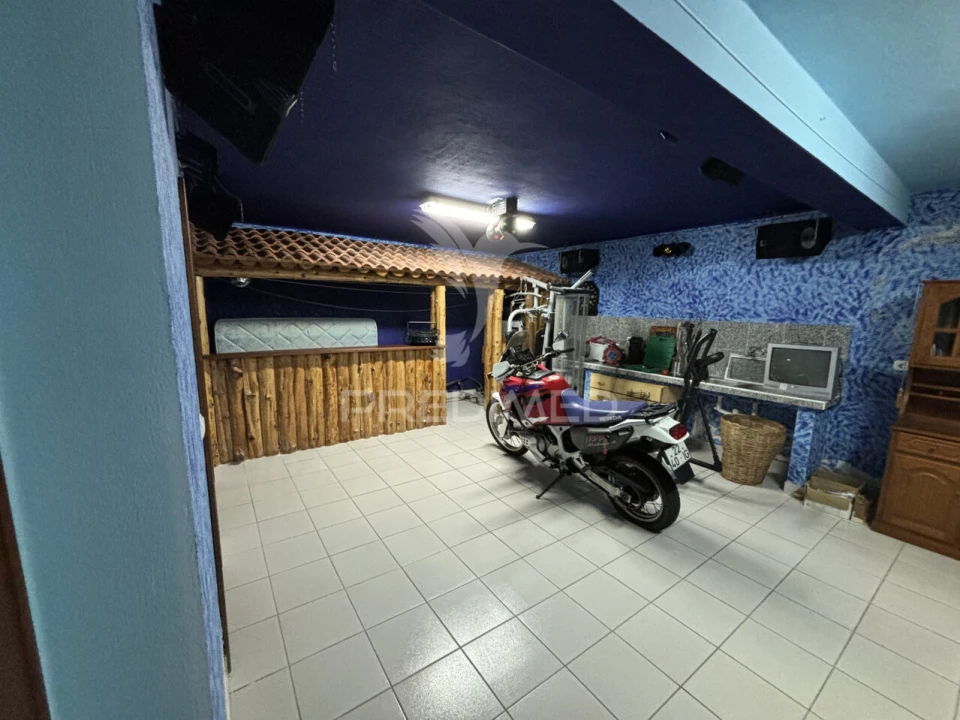 Moradia T4 para Venda em Urzelina (São Mateus) Foto 9