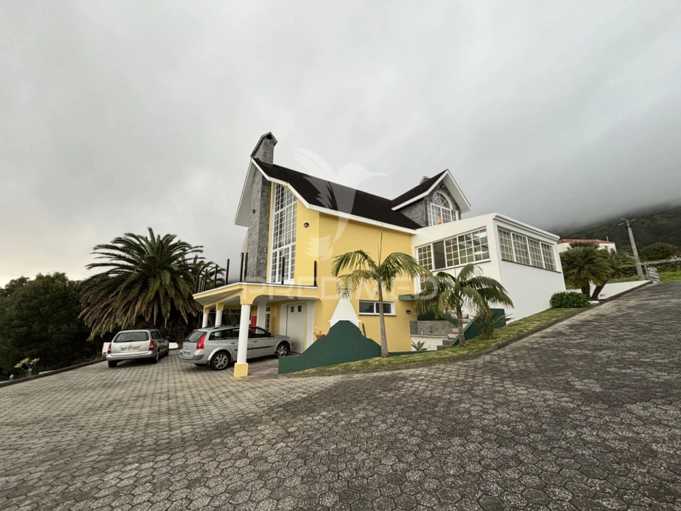 Moradia T4 para Venda em Urzelina (São Mateus) Foto 3