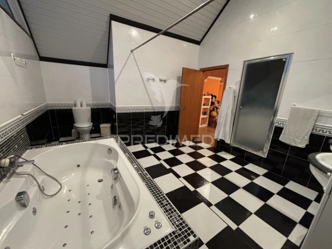 Moradia T4 para Venda em Urzelina (São Mateus) Foto 30