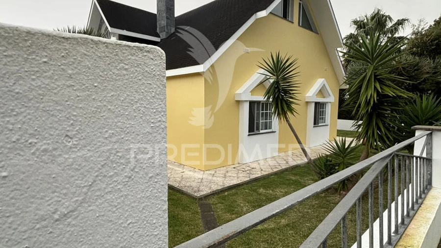 Moradia T4 para Venda em Urzelina (São Mateus)