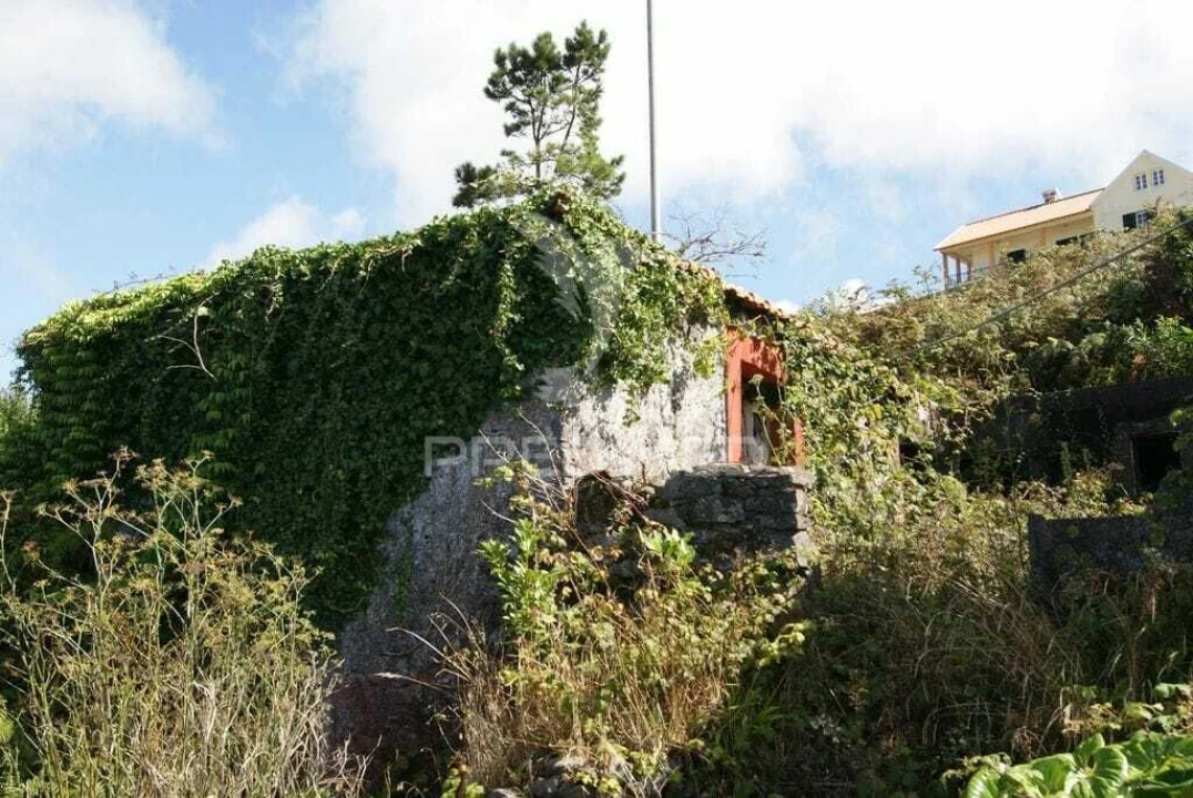 Moradia T3 para Venda em Achadas da Cruz Foto 4