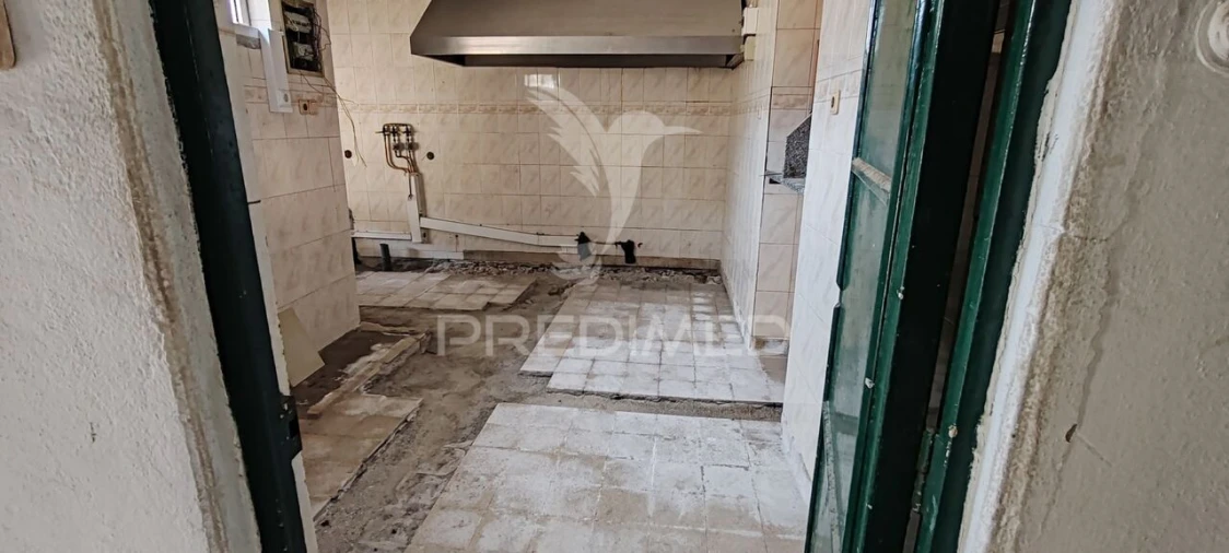 Prédio para Venda em São Pedro e Santa Maria e Vila Boa do Mondego Foto 7