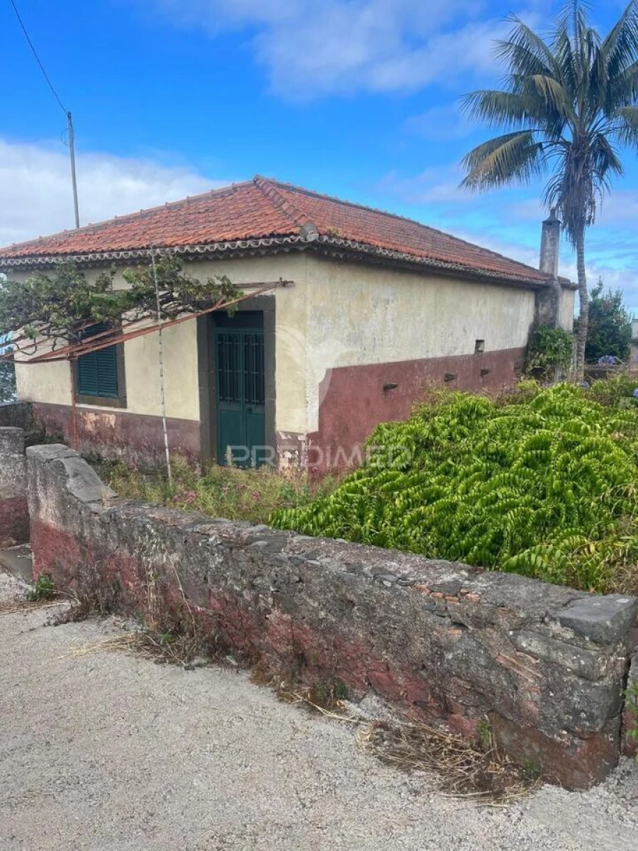 Moradia T3 para Venda em Prazeres Foto 4