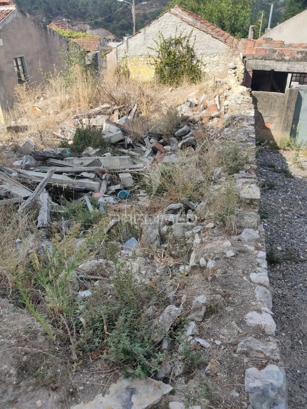 Moradia T0 para Venda em Amiais de Baixo Foto 2