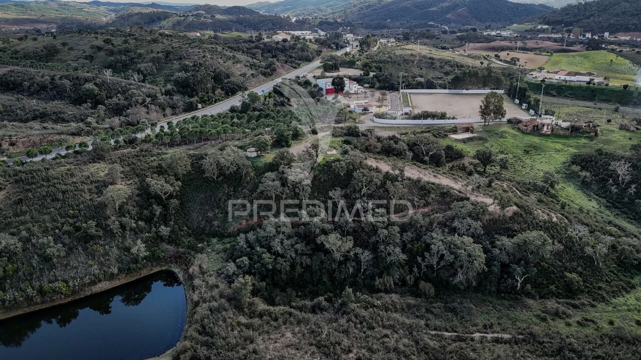 Moradia T0 para Venda em São Marcos da Serra Foto 1
