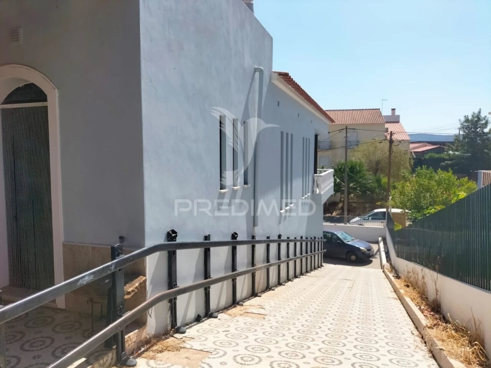 Moradia T3 para Venda em São Bartolomeu de Messines Foto 3