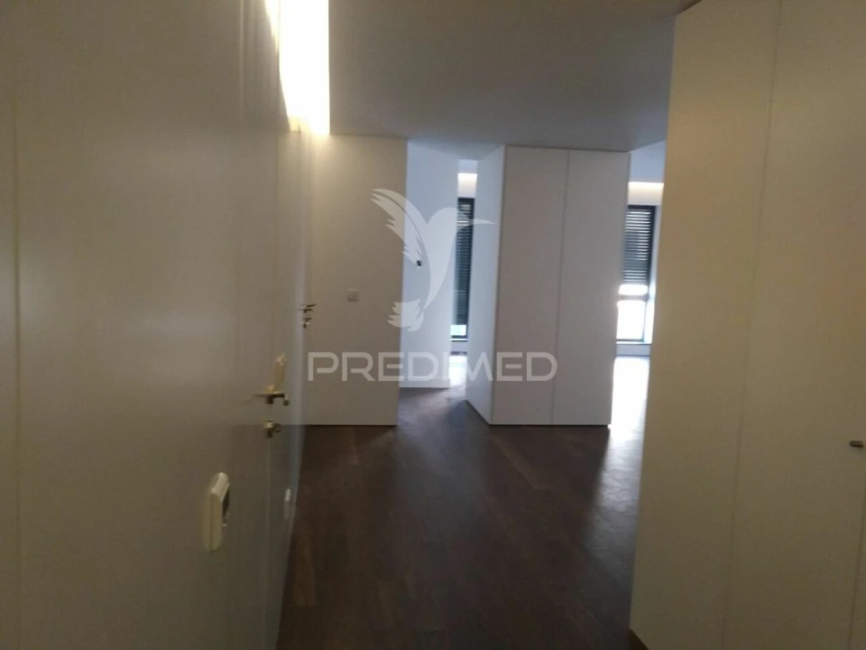 Apartamento T4 para Venda em Cedofeita, Santo Ildefonso, Sé, Miragaia, São Nicolau e Vitória Foto 2