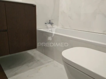 Apartamento T4 para Venda em Cedofeita, Santo Ildefonso, Sé, Miragaia, São Nicolau e Vitória