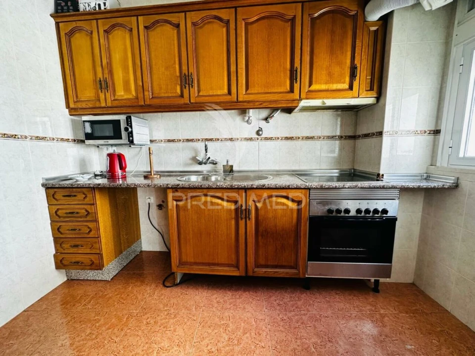 Moradia T2 para Venda em Assunção, Ajuda, Salvador e Santo Ildefonso Foto 4