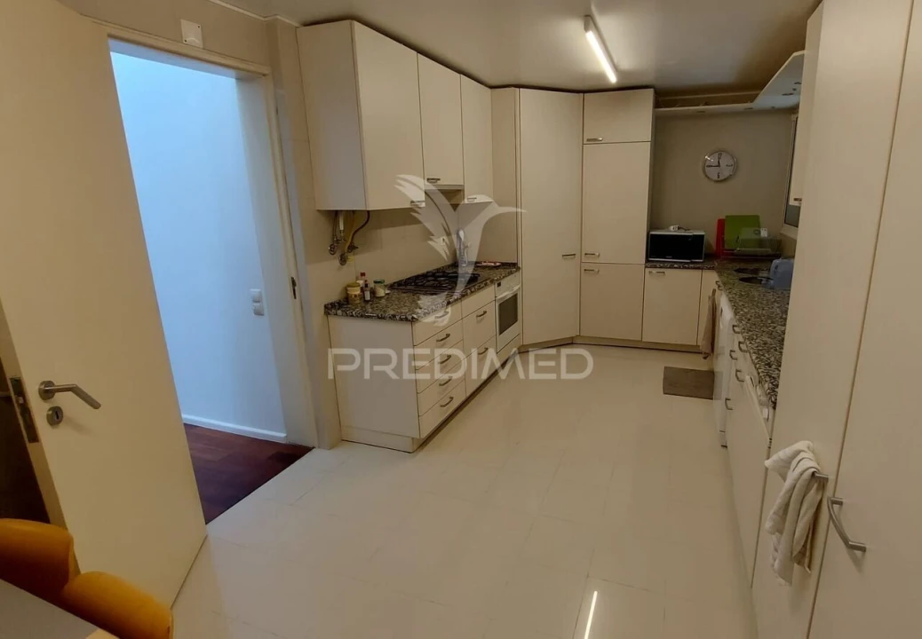 Moradia T4 para Venda em Moçarria Foto 7