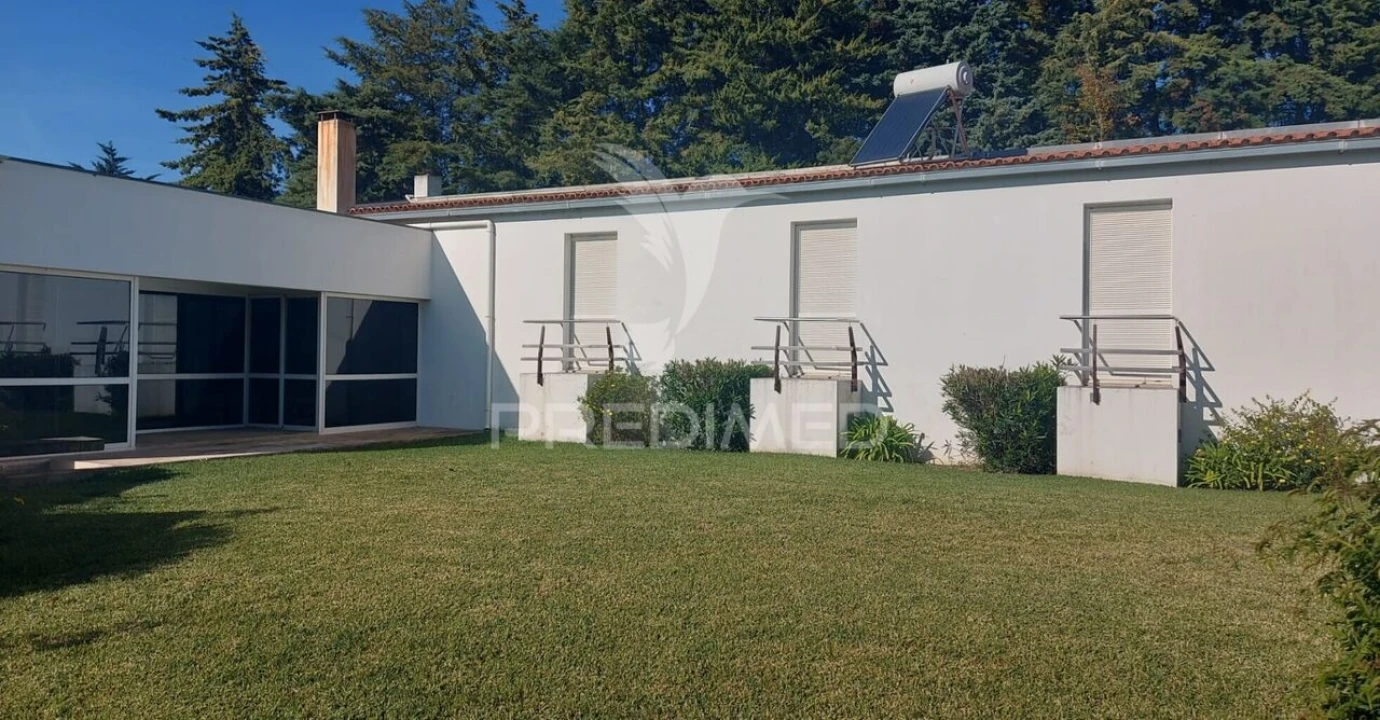 Moradia T4 para Venda em Moçarria Foto 2