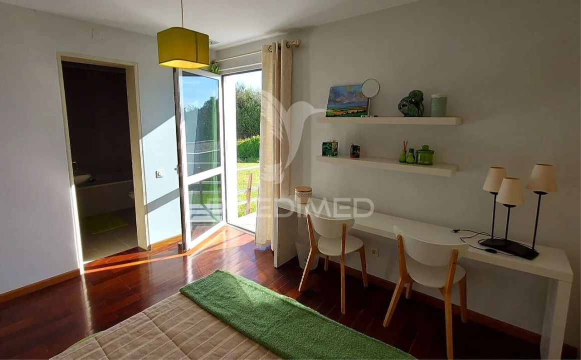 Moradia T4 para Venda em Moçarria Foto 12