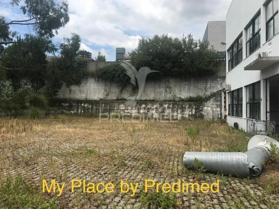 Armazém para Venda em Milheiros Foto 14