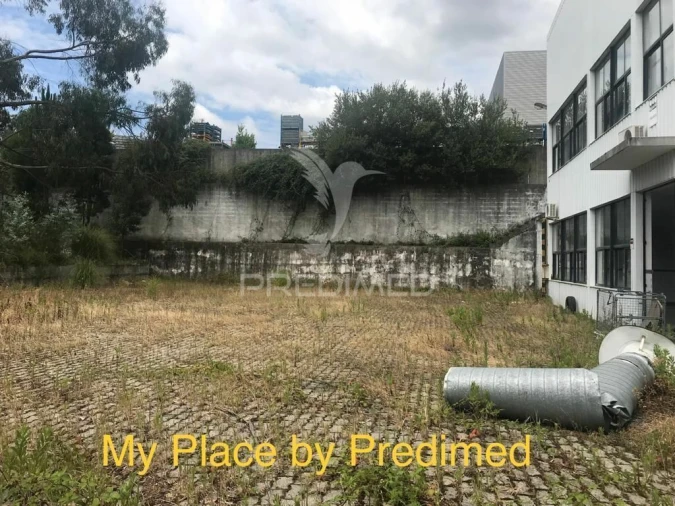 Armazém para Venda em Milheiros Foto 14