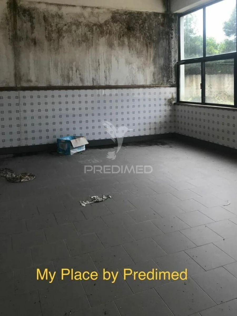 Armazém para Venda em Milheiros Foto 10