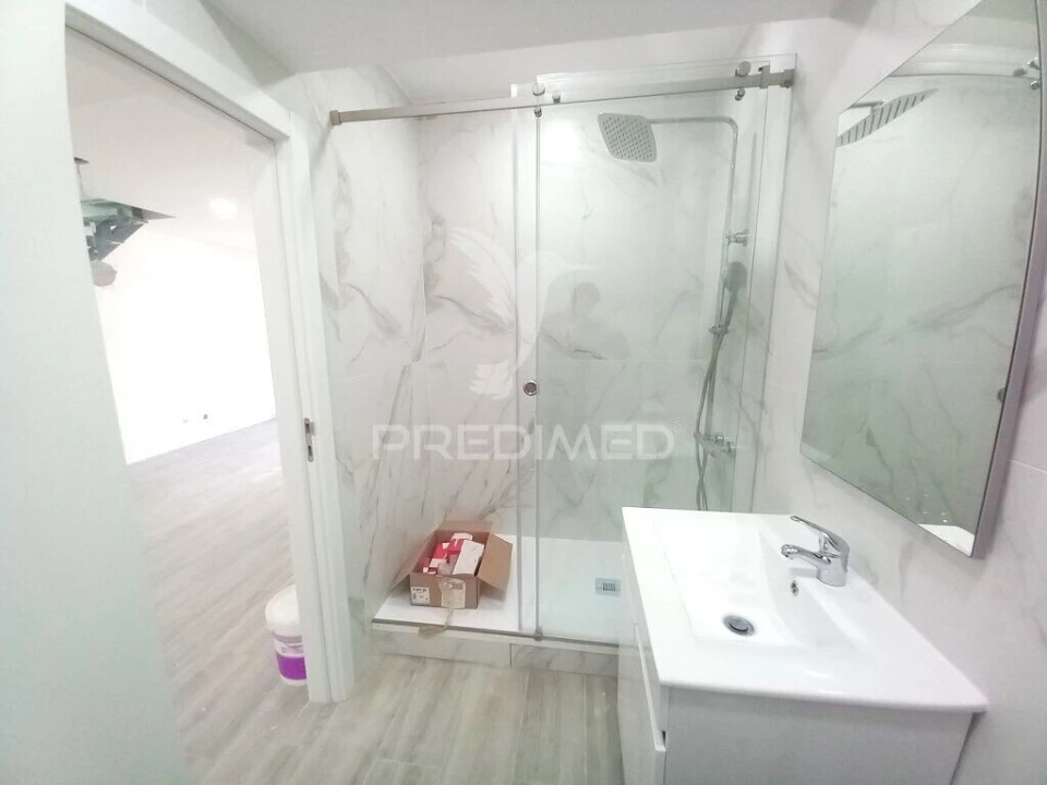 Apartamento T4 para Venda em Costa da Caparica Foto 17