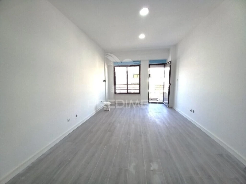 Apartamento T4 para Venda em Costa da Caparica Foto 9