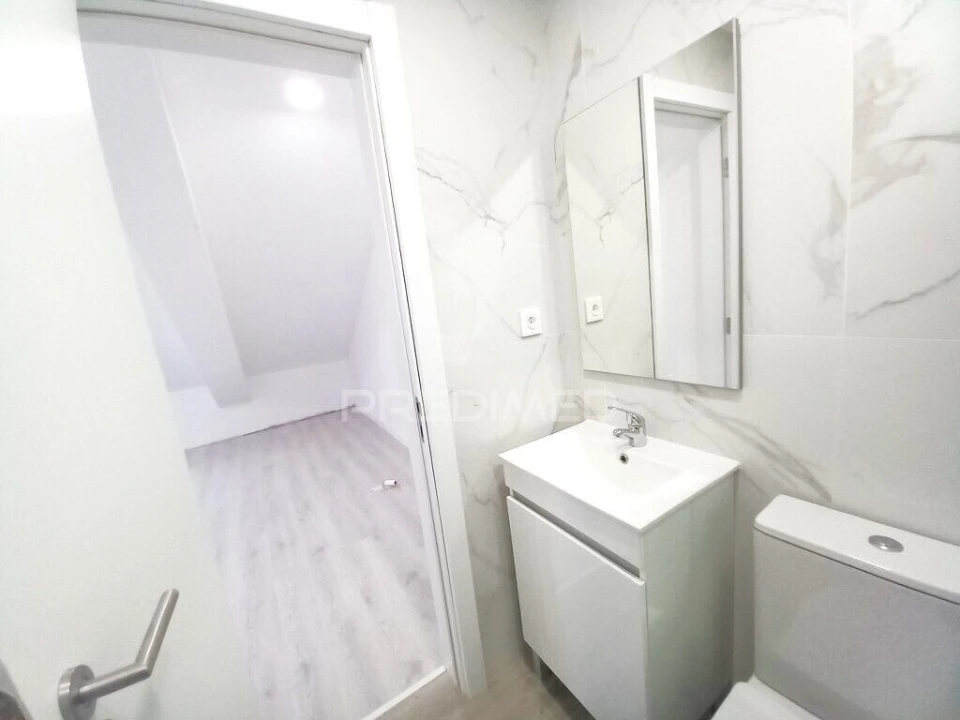 Apartamento T4 para Venda em Costa da Caparica Foto 26