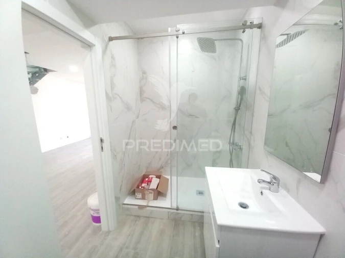 Apartamento T4 para Venda em Costa da Caparica Foto 17