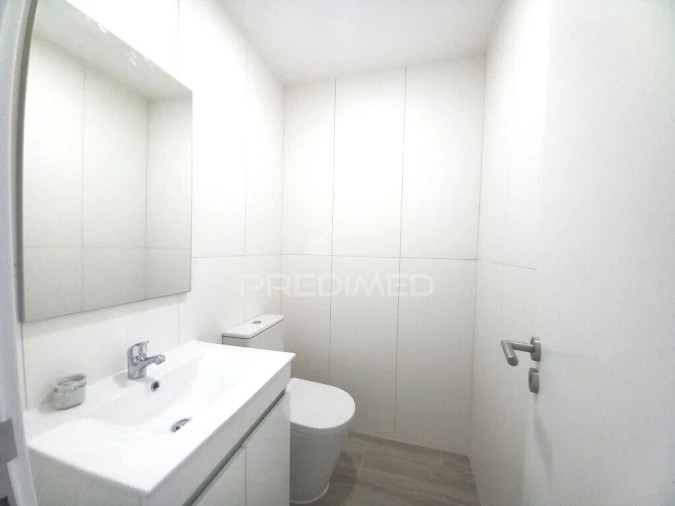 Apartamento T4 para Venda em Costa da Caparica Foto 19