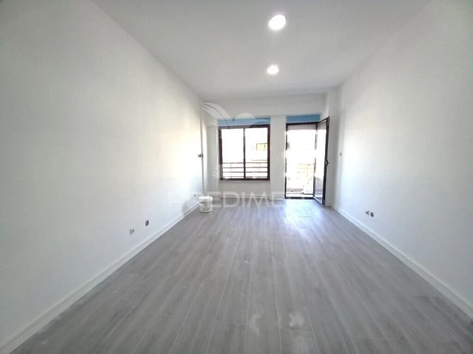 Apartamento T4 para Venda em Costa da Caparica Foto 9