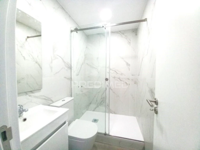 Apartamento T4 para Venda em Costa da Caparica Foto 25