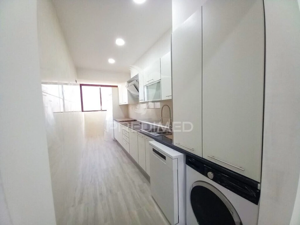 Apartamento T4 para Venda em Costa da Caparica Foto 1