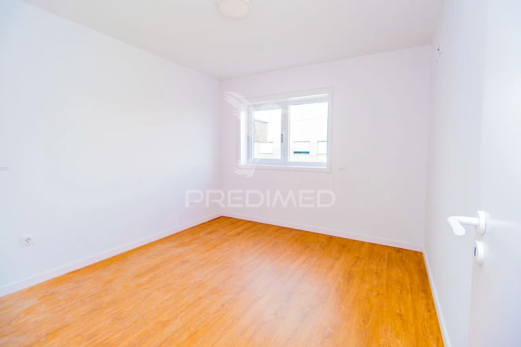 Apartamento T3 para Venda em Vila Verde e Barbudo Foto 20