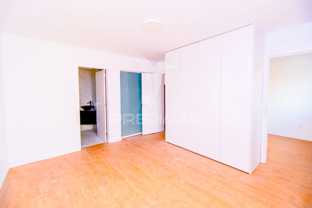 Apartamento T3 para Venda em Vila Verde e Barbudo Foto 29